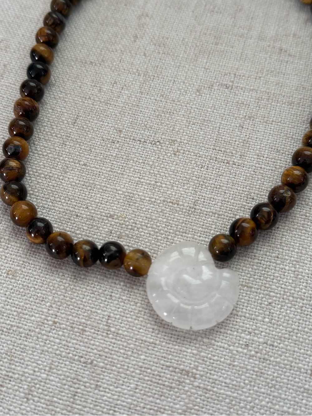 New mayamar genuine Tiger Eye Beaded Necklace with mother of pearl Pendant - Picture 6 of 7
